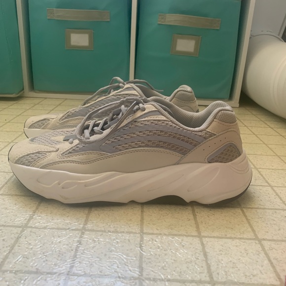 Yeezy Other - Men’s Yeezy 9.5